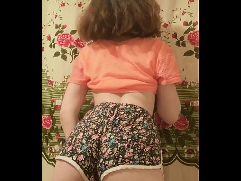 ❤️ Sexy ung babe tar av seg shortsen på kamera ❤️ Porno ved no.pornsos-com.ru ☑
