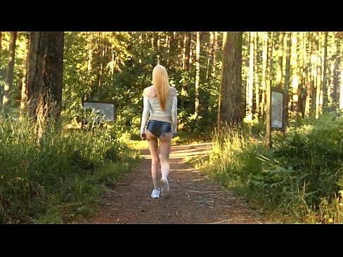 ❤️ Vakker kvinne beveger seg sakte, ikke nakenvideo ❤️ Porno ved no.pornsos-com.ru ☑